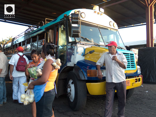 ニカラグアのチキンバス。チキンバスの文化はグアテマラからパナマまであるらしい