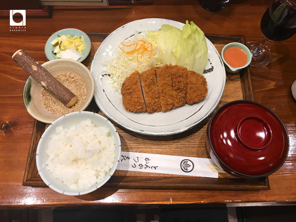 「かつ喜」ロースカツ定食（980円）