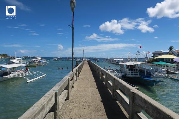 マクタン島のマリバゴにある桟橋